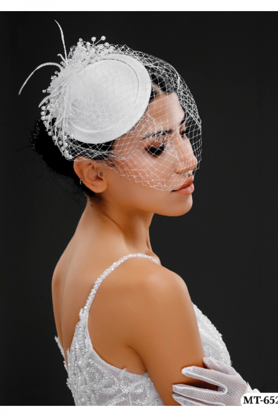 Tüy Detaylı ve Vualetli Beyaz Düğün Kepi